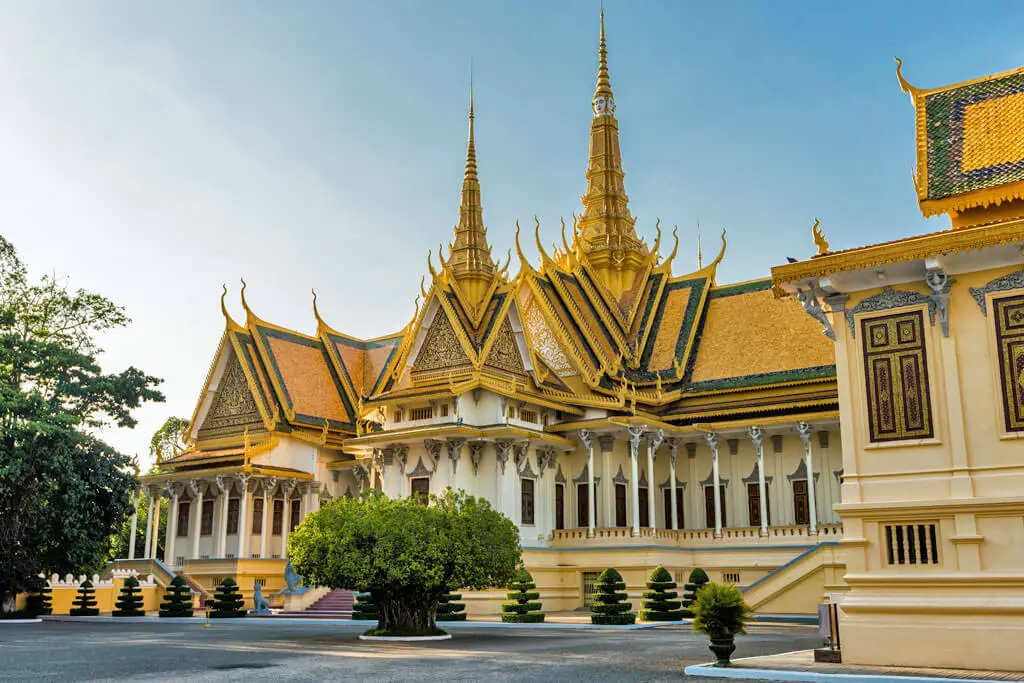 Blick auf den goldenen Königspalast in Phnom Penh