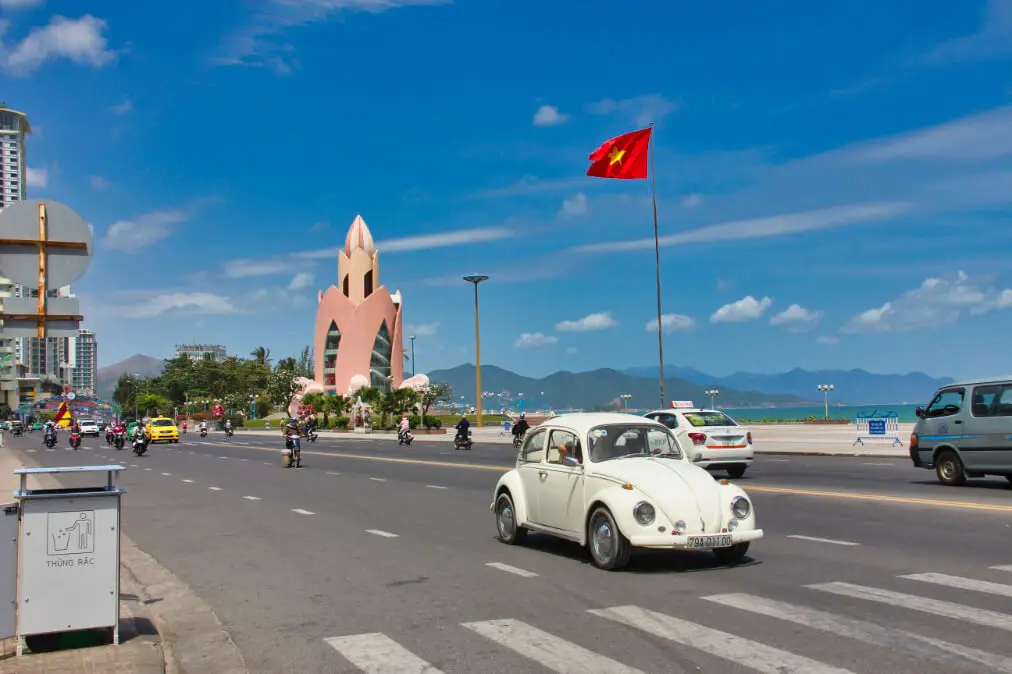 VW Käfer auf Strandpromenade Nha Trang