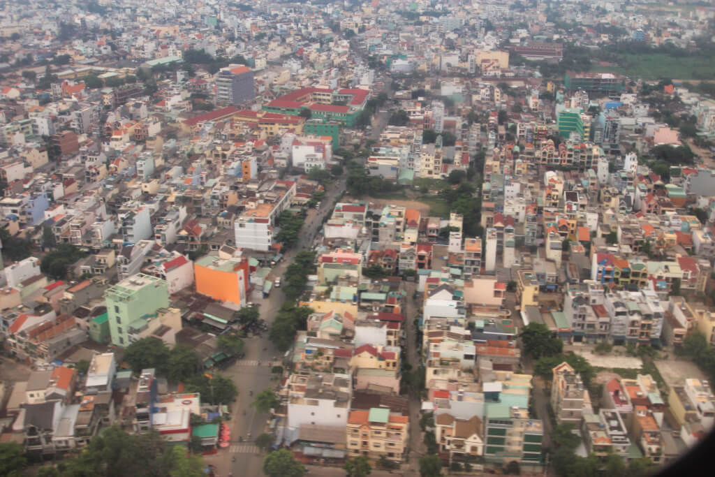 Luftaufnahme von Häusern im Tan-Binh-Distrikt in Ho Chi Minh City.